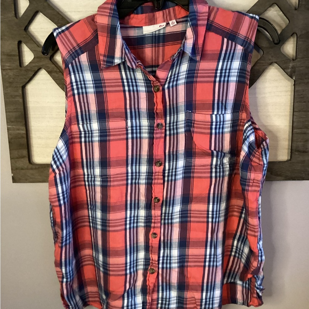 SO Coral and Navy Plaid Sleeveless Button-Down Shirt